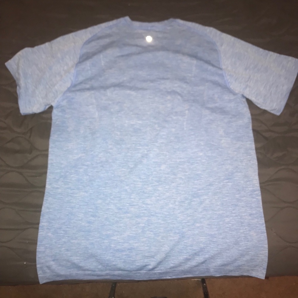 Lululemon Men’s shirt